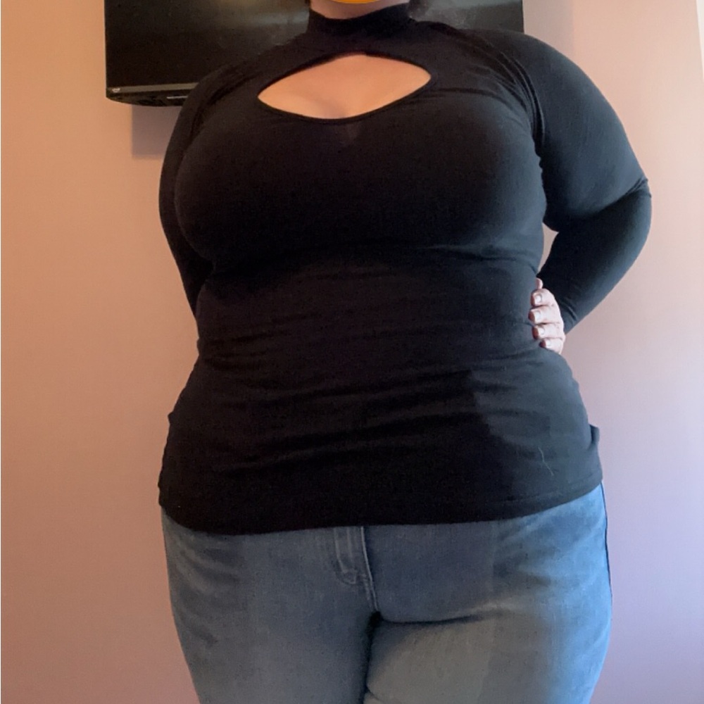 Long sleeve cutout top